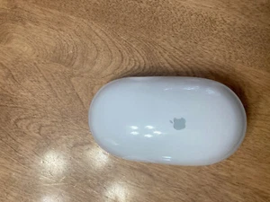 Apple A1015 Wireless Bluetooth Mouse Version 1.1.0 - Bild 1 von 4