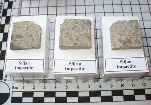 Siljan Schweden Meteorit Einschlagkrater GRAU Impaktit Brekzie in Vitrine x1 - Bild 1 von 5