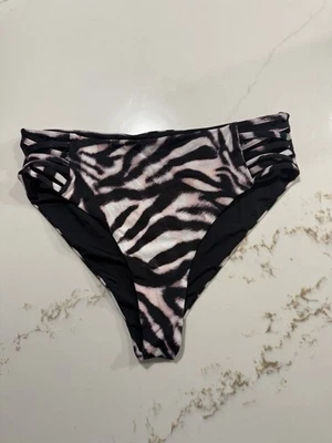 Parte inferior de bikini para mujer estampado animal de Bebe talla pequeña Foto 1 de 3
