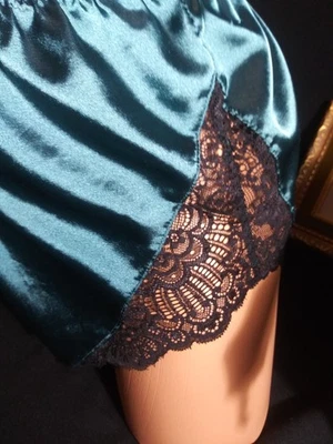 De colección Satén Chantilly Encaje Satinado Suave NIGHTIE Lencería Volantes Encaje Flutter Pantie Foto 1 de 4