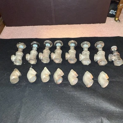 Vintage HVAC 1  1/4" Brass Steam Radiator Shut-off Valve. - Image 1 of 3