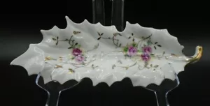Piatto portagioie vintage Kalk Germany porcellana foglia bianca stampa floreale bordo oro - Foto 1 di 8
