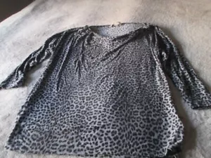 Michael Kors Top Women's Size M 14 Black White Monochrome Animal Print Top - Picture 1 of 7