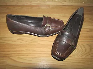 Born b.o.c. Brown Loafers - 7.5B - Picture 1 of 5