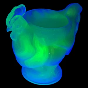 Boyd Glass Large Rooster Egg Cup 2000 Millennium White Vaseline Swirl GLOWS B458 - Picture 1 of 24