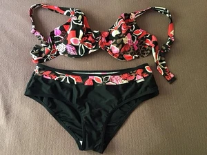 Ladies Two Peice / Bikini Swimsuit. 12 - Picture 1 of 9