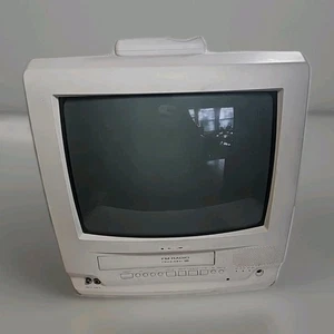 Panasonic TV/VCR/Radio Combo Omnivision 4 Head 2000 weiß mit Fernbedienung getestet - Bild 1 von 17