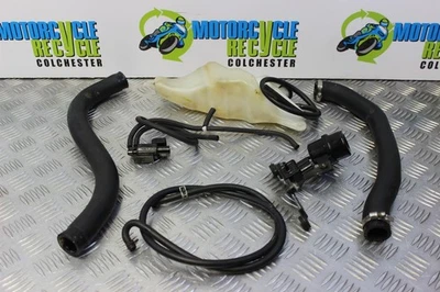 Suzuki GSXR 750 SRAD Coolant Bottle and Hoses 1996 to 1999 GSXR750 B163 — 第 1/4 张图片