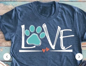 Camiseta Love Dog o Cat Paw con Corazones con Estampado en Pata - Imagen 1 de 18