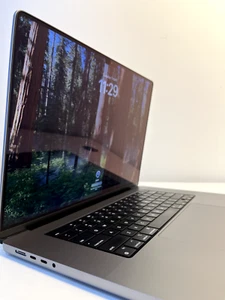Macbook Pro 16", A2485 EMC 3651, 2021, 16GB, M1 Pro, 512GB - Picture 1 of 8