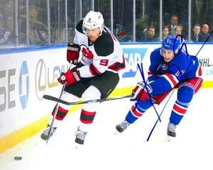 Signed  8x10 MARTIN HAVLAT  New Jersey Devils Photo - COA - Picture 1 of 1