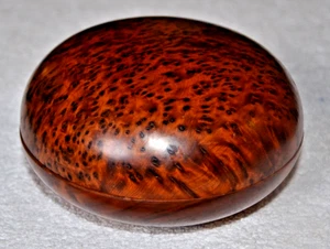 Handgefertigte runde Schmuckschatulle aus Holz aus Thuya Wurzelholz, marokkanische Holzschatulle - Bild 1 von 7