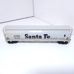 HO Scale Santa Fe ATSF 314783 4-Bay Centerflow Covered Hopper Model Train - Picture 1 of 11