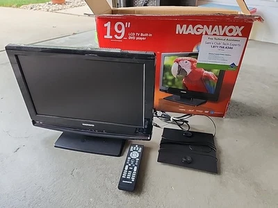 Magnavox LCD HD TV Built-In DVD Player HDMI 19MD350B/F7 720p Tested - Image 1 of 4