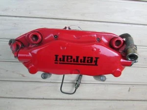Pinza Brembo delantera izquierda Ferrari 360 Spider con manguera de freno y pastillas de freno - Imagen 1 de 12