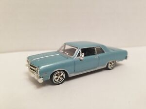 1965 Chevy Chevelle - Hood & Trunk Open Rubber Tires ERTL American Muscle 2001