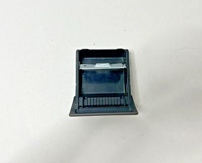 97-04 Mitsubishi Montero Sport Center Dash Ash Tray MB424051 - Image 1 of 3