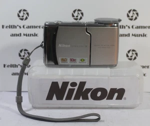 Per ricambi o riparazione Nikon COOLPIX S4 6,0MP fotocamera digitale si accende schermo nero - Foto 1 di 20