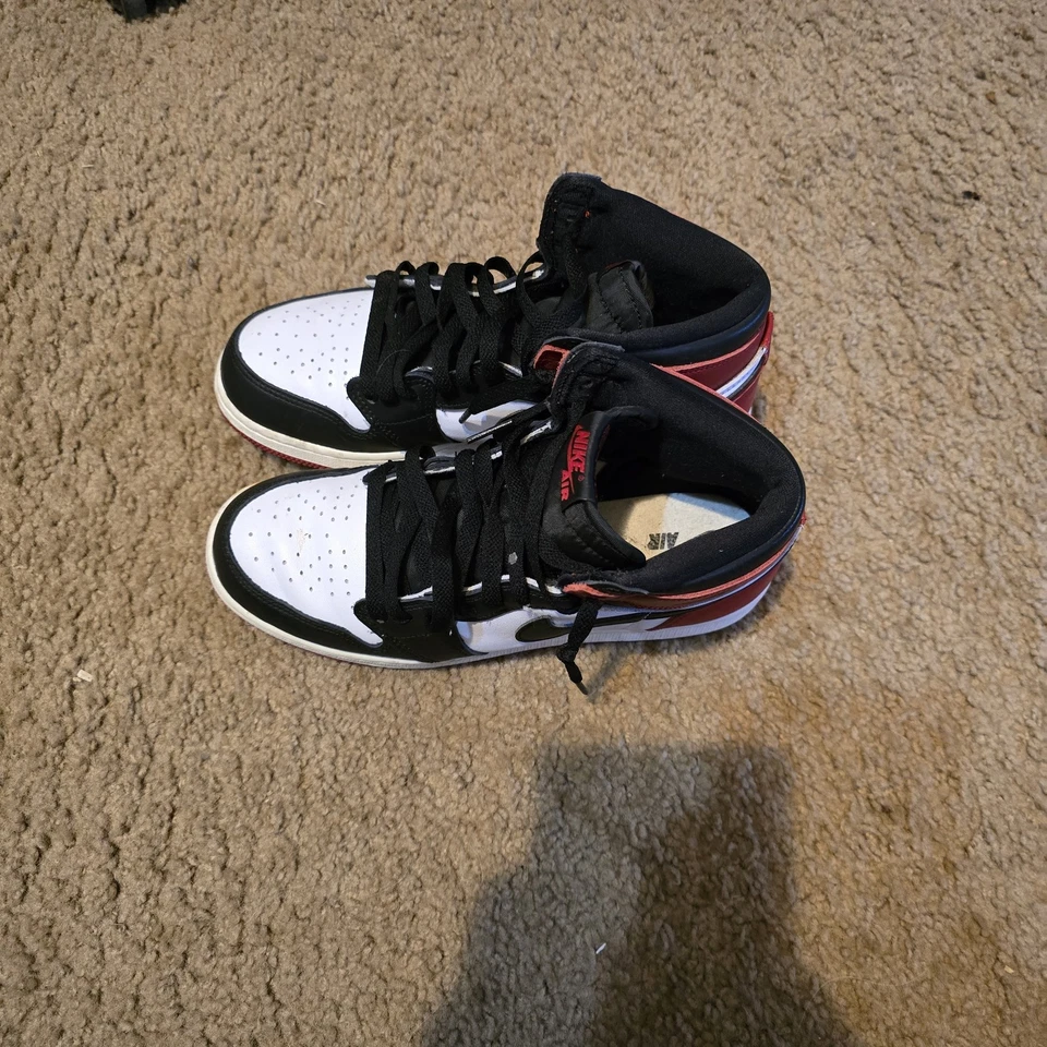 Nike Air Jordan 1 Retro High OG GS AJ1 punta nera reimmaginate giovani 5,5 anni - Immagine 1 di 4