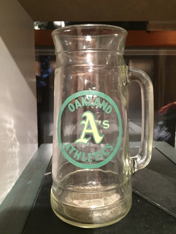 Vintage OAKLAND ATHLETICS  FISHER PEANUTS GLASS Cover