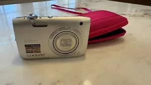 100% WORKING! Nikon Coolpix S2800 Black Compact Digital Camera Silver Pink case - Picture 1 of 5