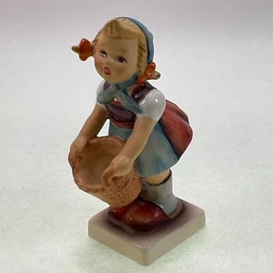 Hummel Goebel kleiner Helfer 1979-1991 W Germany 73 TMK-6 - Karton - Bild 1 von 8