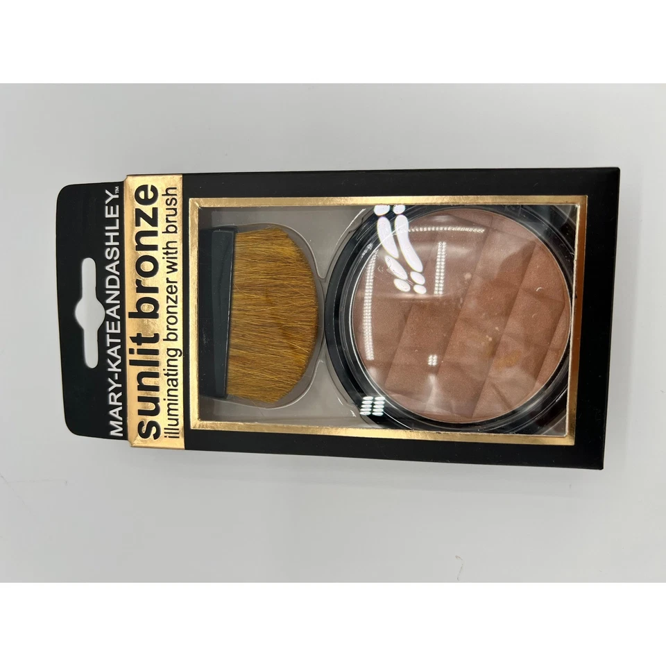 Mary-Kate and Ashley Sunlit Bronze Illuminating Bronzer with Brush New - Image 1 of 2