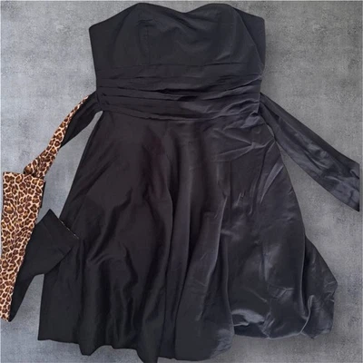 Black Evie Strapless Dress With Leopard Print Inside. Size 10 - Image 1 of 4