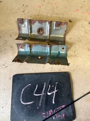 1973 1983 年雪佛兰 Gmc K5 K10 C10 K30 门板臂臂休息支架 — 第 1/4 张图片