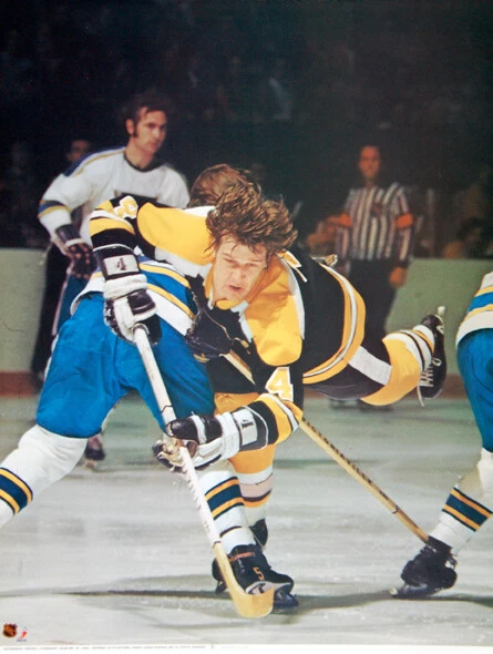 SPORTS POSTER WAREHOUSE BOBBY ORR Boston Bruins NHL Hockey Vintage Original 1975 18x24 POSTER