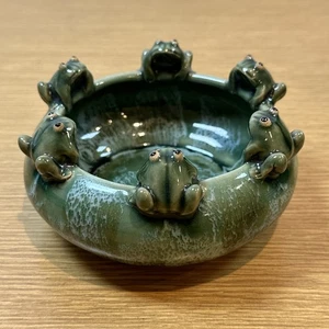 Vintage Round Shallow Low Green Sitting Frogs Ceramic Planter Bowl Pot - Picture 1 of 14