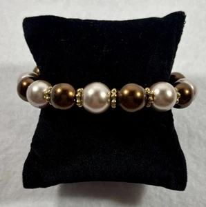 ONE HANDMADE STRETCH BRACELET W/ 12MM BROWN & CHAMPAGNE PEARLS & ANT GOLD SPACER - Picture 1 of 1