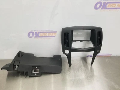 Nissan 370Z Nismo 2016 cupé tablero central radio ventilación bisel con moldura de rodilla izquierda Foto 1 de 4