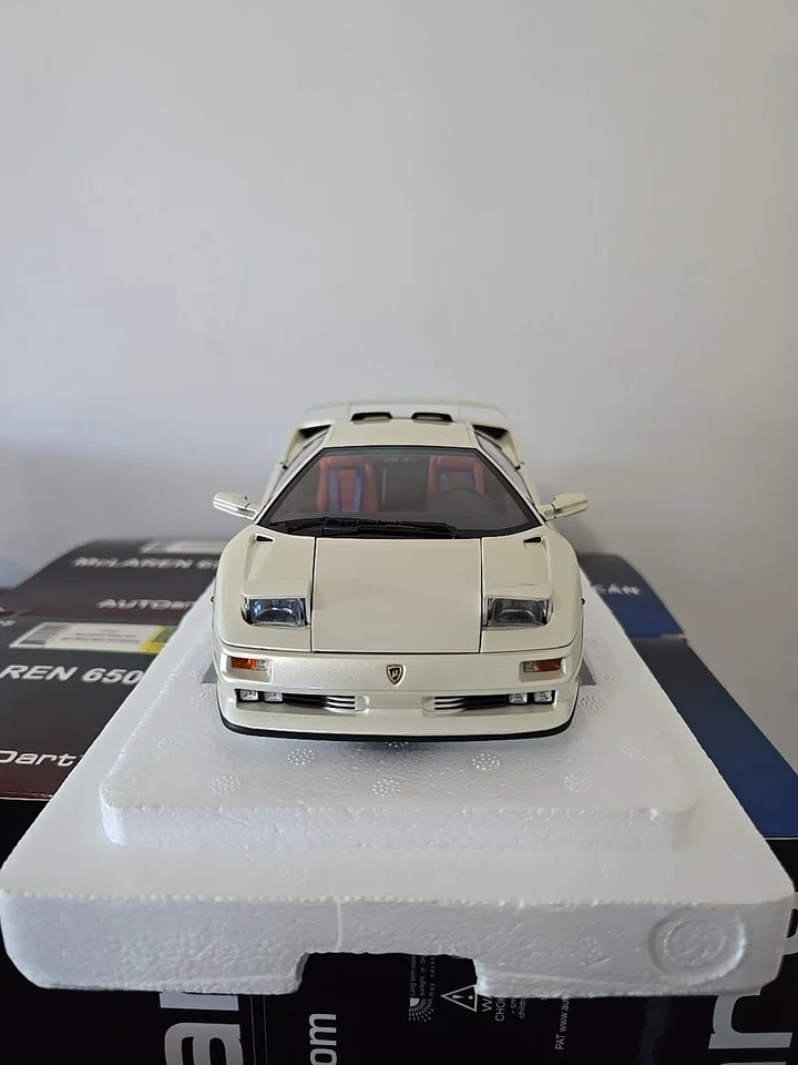 Lamborghini Diablo SE30 JOTA (BLANCO GLOBO) 1/18 AUTOART Foto 1 de 4