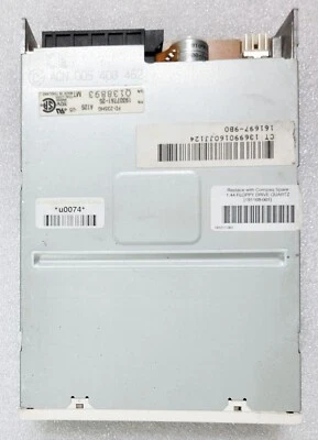 TEAC FD-235HG 1.44Mb 3.5" Internal Floppy Disk Drive, Beige - Image 1 of 4