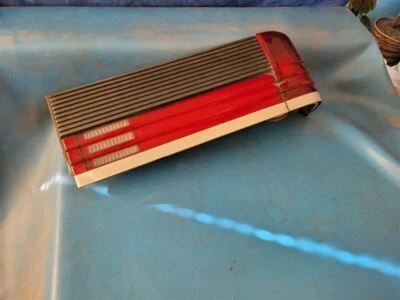 84 85 TOPAZ R. LUZ TRASERA 2 DR CON MOLDURA ARGENT 46759 Foto 1 de 4