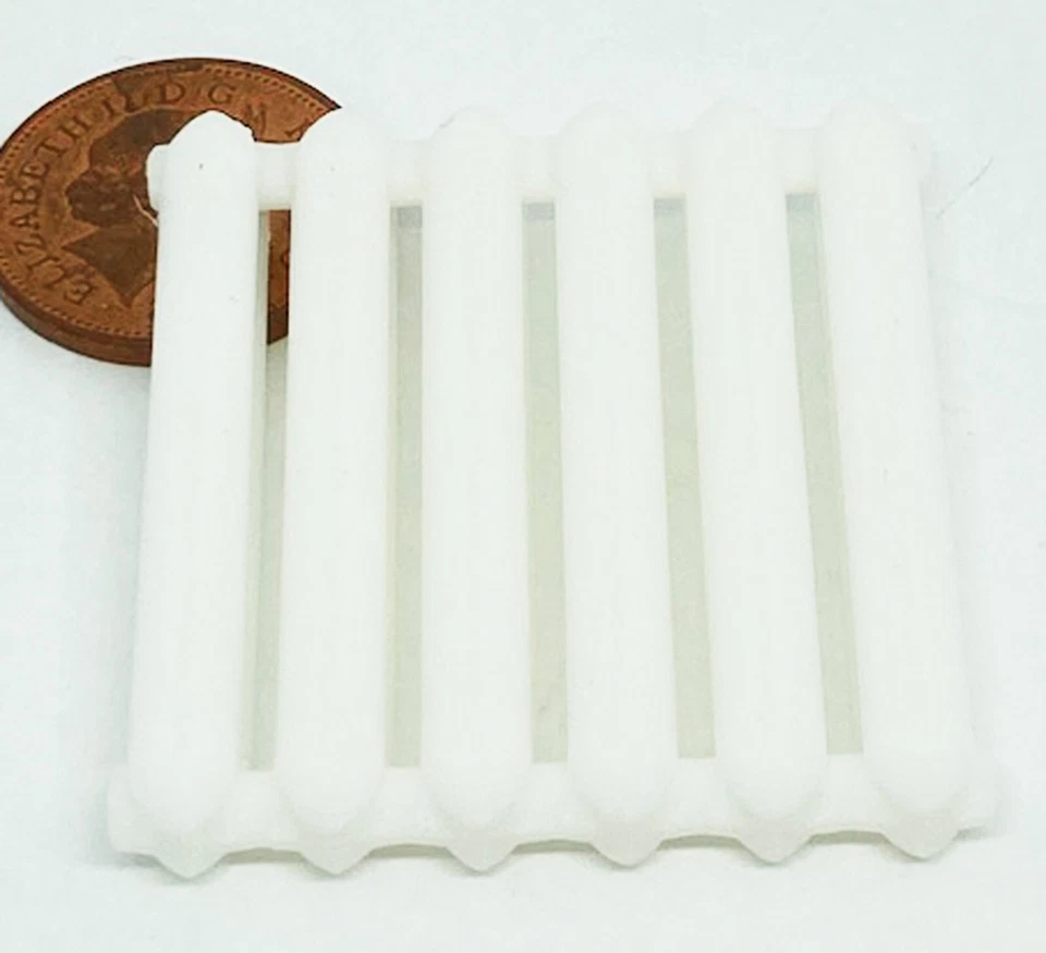 Dolls House White Plastic Non Working Radiator 3.7cm x 4cm Tumdee 1:12 Scale - Image 1 of 1