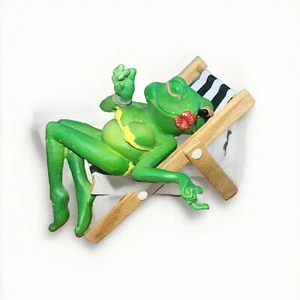 Vintage Frosch im Bikini Figur Sonne baden explizit Strandkorb - Bild 1 von 3