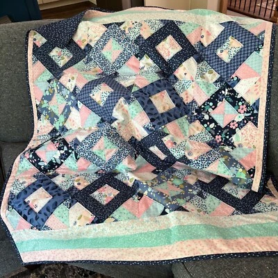 Edredón para regazos o siestas azul marino y rosa estilo vintage retazos - algodón hecho a mano Foto 1 de 4