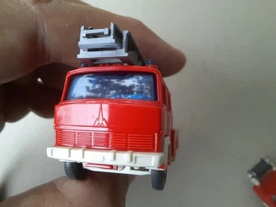 AUTOSCALA POMPIERI MAGIRUS D12 cat. 62 WIKING VINTAGE PLASTIC VEHICLE 1/87 H0  - Immagine 1 di 4