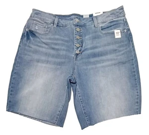 Time And Tru Light Wash Cut-Off Style Bermuda Shorts. Women's Size 18. NWT - Picture 1 of 15