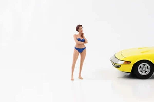 1:18 Figurine Bikini Calendar Girl December American Diorama Figurines - Picture 1 of 2