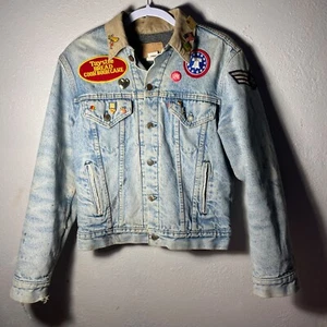 Vintage 90er UNIKAT Levi's Jacke mit Patches Pins Gr. 36 - Bild 1 von 7