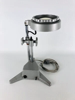 Lupe mit Licht und Ständer Schreibtischlampe Vintage DDR VEB Goldschmied Sammler - Bild 1 von 4