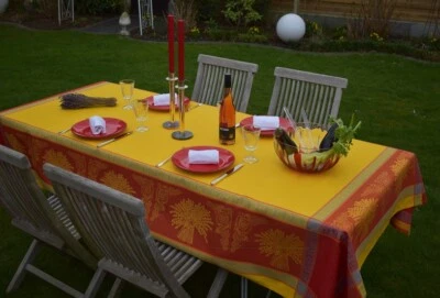 Tablecloth Jacquard Yellow 150x300 CM Lavendelmotiv from France Easy-Care - Image 1 of 4