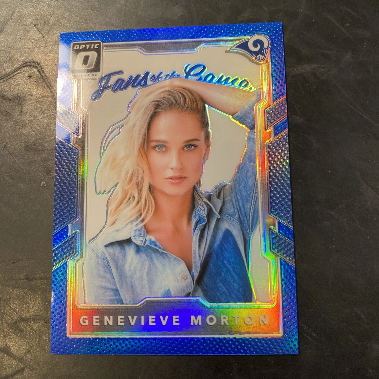 2017 Donruss Optic Fans of the Game Blue Prizm /149 Genevieve Morton #2 !
