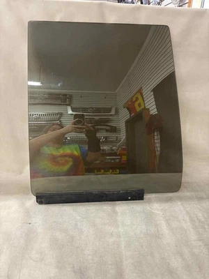 1993 Jeep Grand Cherokee Rear Door Glass Window Passenger Side Privacy - Image 1 of 3