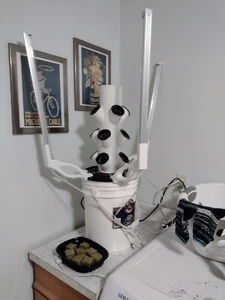 3D Printed Hydroponic Garden Tower Kit Indoor/Outdoor 12 slots pump pH TDS - Picture 1 of 17