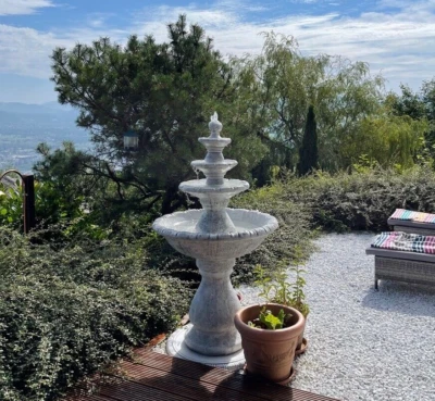 🔶 Springbrunnen Neapel Brunnen Gartenbrunnen Froschbrunnen Steinkunst BLACKFORM - Bild 1 von 4