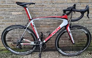 Bianchi Oltre, Campagnolo Chorus 11 Speed, Campagnolo Bullet Laufradsatz, - Bild 1 von 24